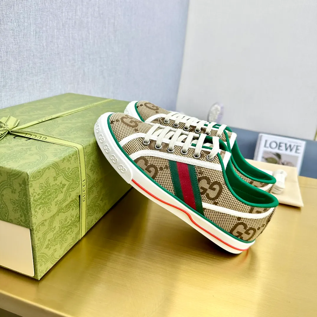 👟👟Ex-factory price 440👟👟 GUCCI 2020 latest classic 1977 low-top double G canvas shoes, original purchase, 1:1 development, original lasting process. Size: 35-45/45. Customized items are non-returnable and must be paid first. . ...new version complete package...